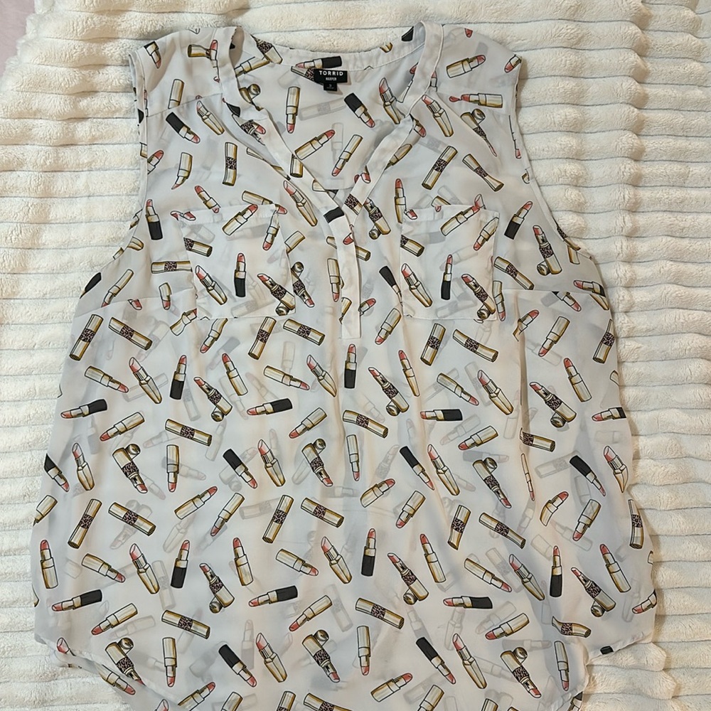 TORRID Harper Sleeveless Lipstick Blouse